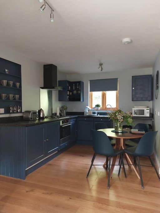 The Hen Den Apartment *