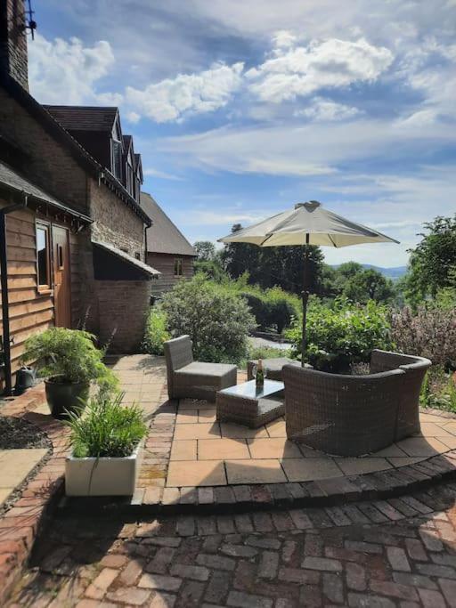 The Hen Den * Hopton Cangeford