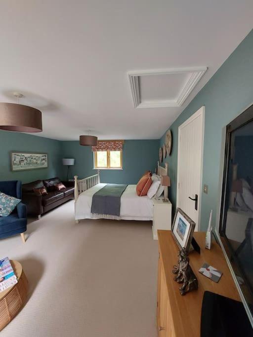The Hen Den Apartment Hopton Cangeford